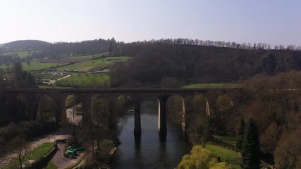 Drone Uitzicht Het Clecy Viaduct Een Zonnige Dag — Stockvideo