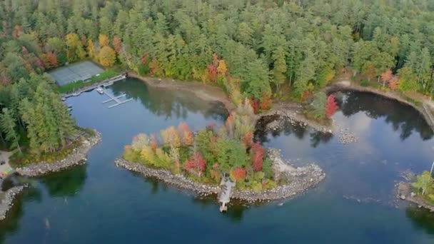 Aerial View Fall Color Peak Foliage Lake New England Usa — Wideo stockowe