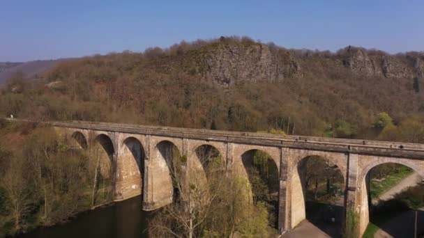 诺曼底俗不可耐的高架桥拍摄的令人不快的无人机镜头 — 图库视频影像