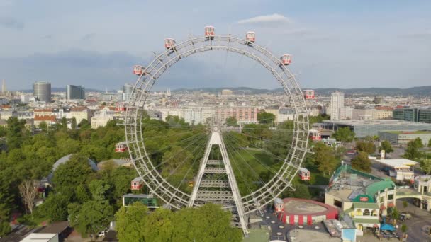 Vista Aérea Fija Noria Gigante Vienesa Girando Tarde Verano Viena — Vídeo de stock