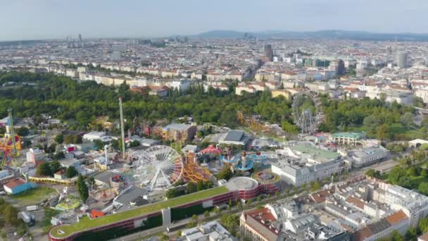 奥地利Leopoldstadt和Riesenrad Ferris Wheel上方的维也纳空中景观 — 图库视频影像