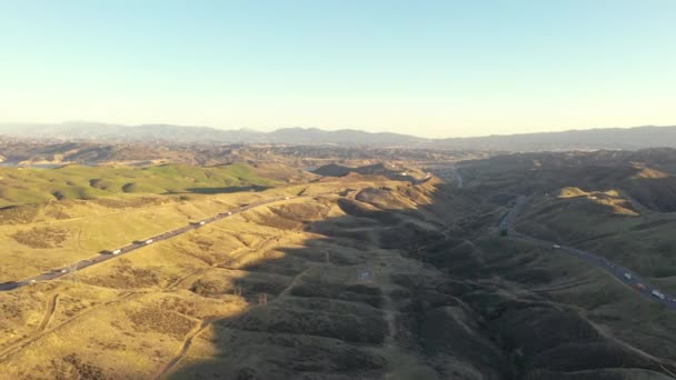 サンタクラリタ ロサンゼルス近くのブドウ園峠はテジョン峠としても知られている 空中4K — ストック動画