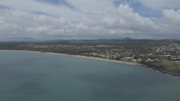 Long Strretch Narrow Sandy Beach Shallow Blue Sea Lammermoor Queensland — Stock video