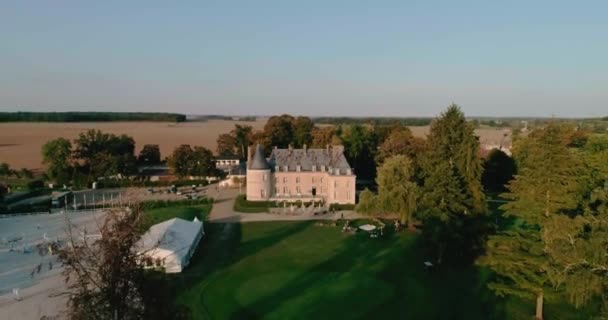 Aerial Skott Fransk Castel Med Ridkrets — Stockvideo