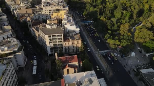 Ateny Grecja Aerial View Busy Evening Traffic Downtown Ujawniając Gmach — Wideo stockowe