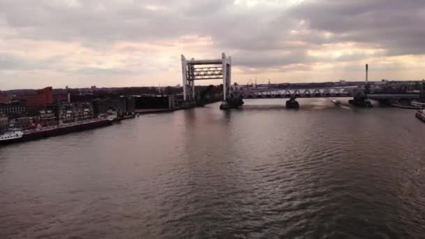 Aerial Dolly Oude Maas View Raised Spoorbrug Railway Bridge Sunset — 비디오