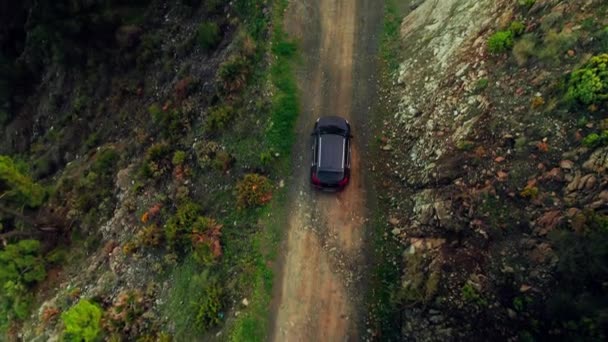 Aerial Birdseye View Car Driving Dirt Roat — стоковое видео