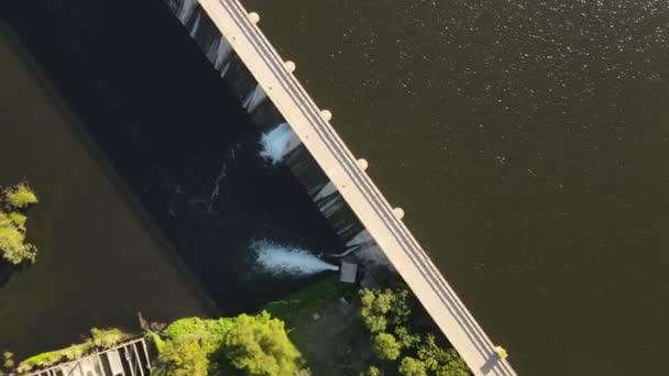 Water Passing Dam Bulkhead Cordoba Argentina Aerial Top Circling — Vídeos de Stock