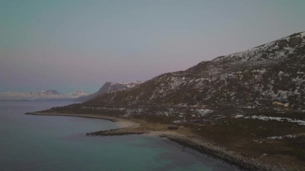 Luchtvaart Nadert Kust Van Noord Noorwegen Uitgestrekt Fjord Landschap — Stockvideo