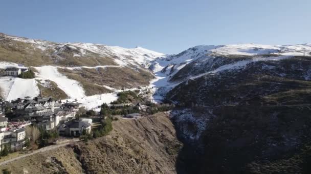 空中升降显示西班牙最大的滑雪场 内华达山脉 格拉纳达 — 图库视频影像