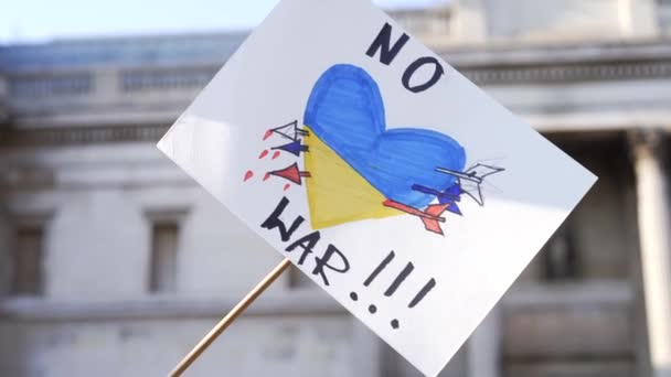 London Ukrajnával Áll Kék Sárga Tüntetők Jelzik Londoni Trafalgar Téren — Stock videók