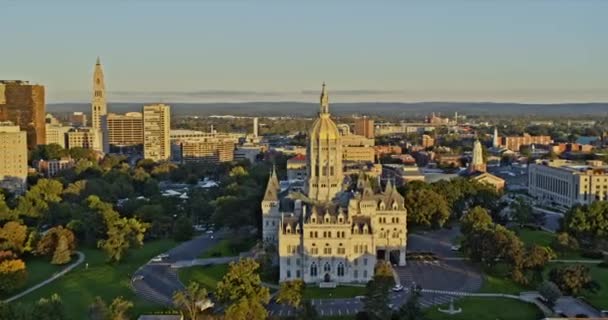 Hartford Connecticut Aerial Drone Fly State Capitol Building Central Business — Stockvideo