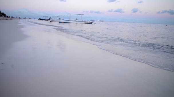 Fishermen Boats Moored Beach Puerto Morelos Mexico — Vídeos de Stock