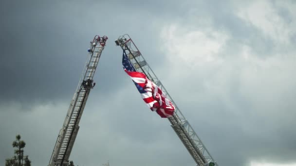 Eine Amerikanische Flagge Weht Wind Zeitlupe Usa Vereinigte Staaten — Stockvideo