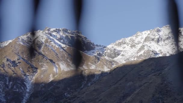 Nieve Cubierto Himalaya Vista Montaña Desde Ventana Habitación Del Hotel — Vídeos de Stock