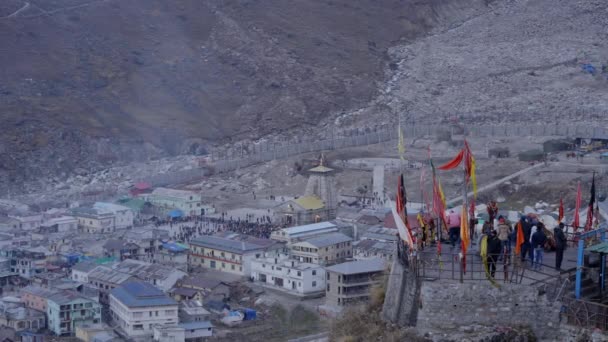 Kedarnath Cityscape Unrecognizable Pilgrims Gimbal — Vídeo de Stock