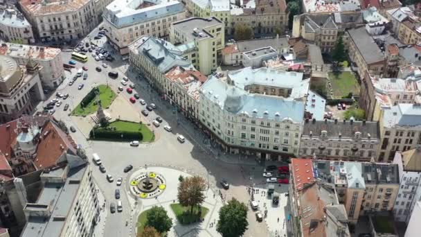 Downtown Lviv Ucrânia Dia Verão Com Carros Ônibus Dirigindo Nas — Vídeo de Stock