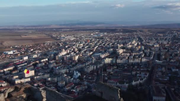 Benteng Deva Rumania Perlahan Lahan Mengungkapkan Depan Pemandangan Kota — Stok Video