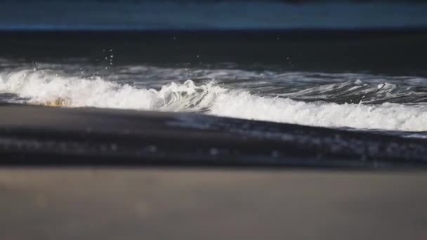 Powerful Aves Roll Slowly Shallows Sandy Beach Ersfjord White Foam — Stock video