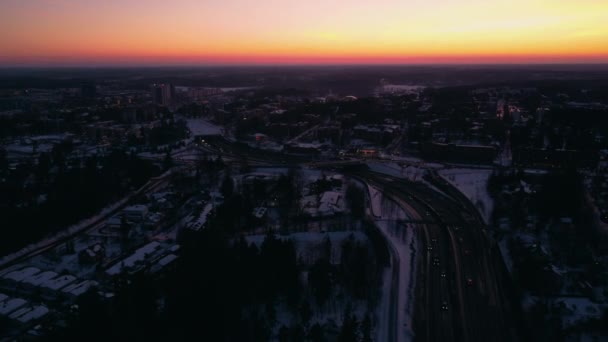 Patelnia Lotnicza Autostrady Obszarów Wiejskich Zimie Finlandia Zachodzie Słońca — Wideo stockowe