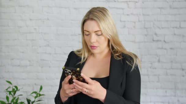 Attractive Blonde Business Woman Frustrated Checking Her Phone She Received — Stock video