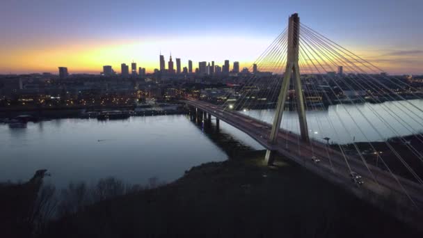 Bridge City Warsaw Illuminated Dusk Cinematic Aerial View — Wideo stockowe