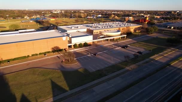 Aerial Footage Briarhill Middle School Highland Village Texas Video Approaches — ストック動画