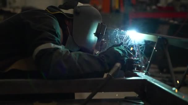 Welding Dark Factory 100Fps — Video