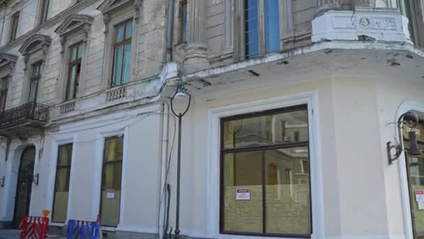 Old Building Bucharest Renovated Next Romanian Athenaeum Sunny Spring Day — Vídeos de Stock