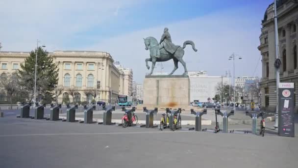 Equestrian Statue Carol Bucharest City Center Victoriei Street Sunny Spring — Vídeos de Stock