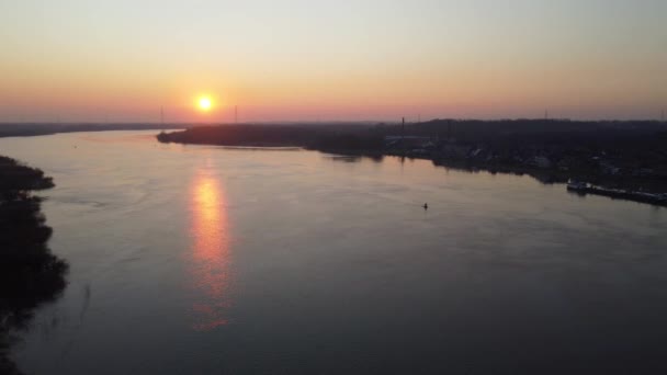 Golden Sunset Felett Hatalmas Folyó Scheldt Belgiumban Légi Drón Kilátás — Stock videók