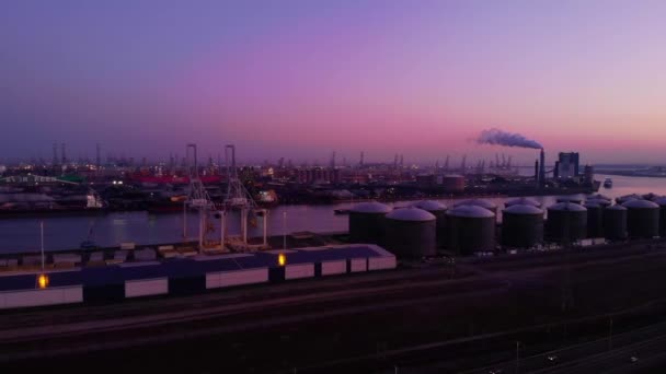 Aerial View Maasvlakte Industrial Port Purple Sunset Skies Pedestal — Vídeo de Stock