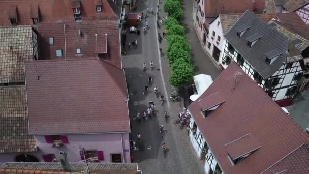 Eine Luftaufnahme Aus Der Vogelperspektive Die Den Weg Der Hauptstraße — Stockvideo