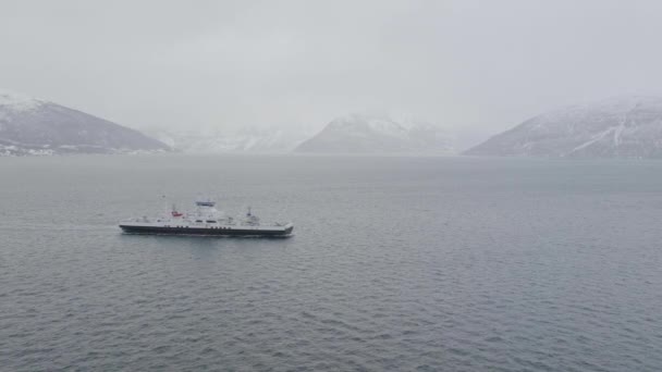 Traghetto Crociere Attraverso Nebbia Olderdalen Lyngseidet Norvegia — Video Stock