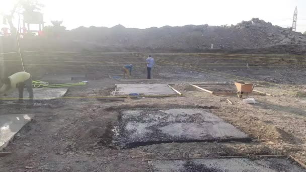 Hindistan Daki Inşaat Sahalarındaki Kare Şebekede Düz Çimento Pcc Çalışması — Stok video