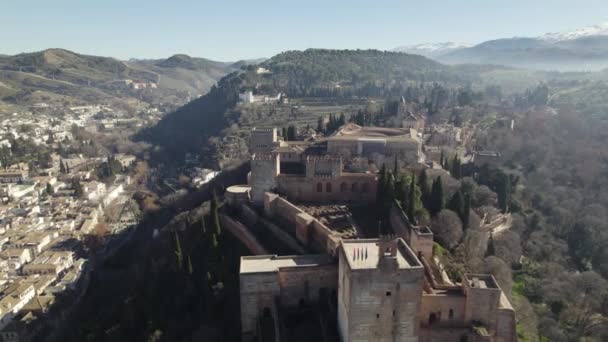 Strategically Placed Alhambra Palace Complex Hill Spain Drone Pullback — Stockvideo