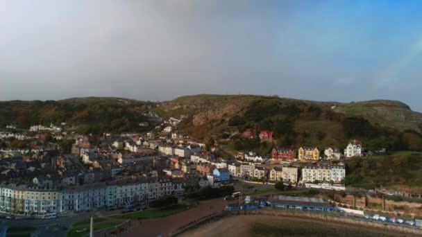 Luftaufnahme Der Küstenstadt Llandudno Und Des North Shore Beach Großbritannien — Stockvideo