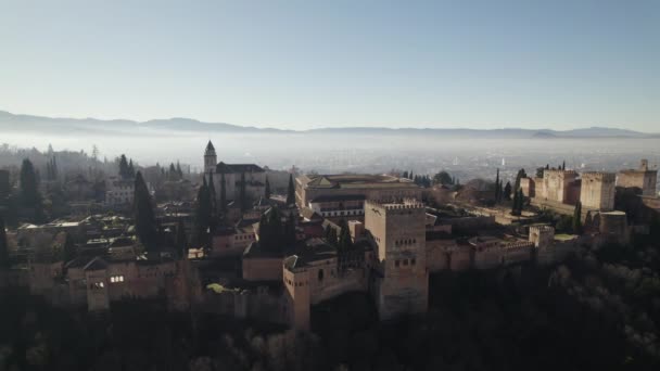 Aerial View Vast Alhambra Fortress Complex Atop Sabika Hill Granada — Stockvideo