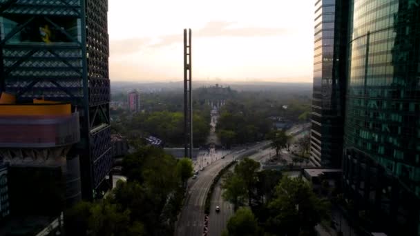 Drone Shot Της Reforma Και Κύρια Είσοδο Στο Chapultepec — Αρχείο Βίντεο