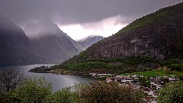 Время Маленькой Деревне Фьорде Испытывающей Холодный Настрой — стоковое видео