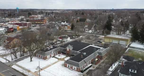 Oxford Michiganská Policie Budova Dron Video Pohybuje Dolů — Stock video
