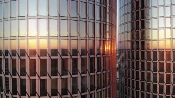 Reflection Golden Sunset Glass Windows Twin Skyscrapers Riga Latvia Close — стоковое видео