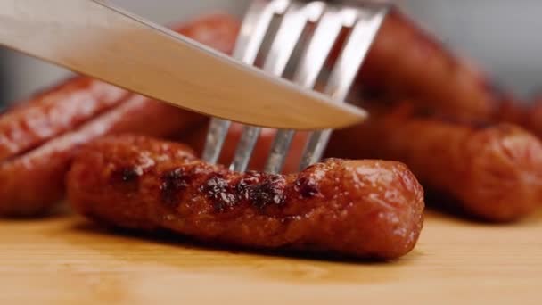 Fork Stabs Cooked Breakfast Sausage Dull Knife Tries Cut Cutting — ストック動画