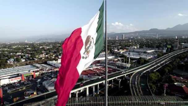 Statisk Drönare Skott Mexikanska Nationella Flaggan — Stockvideo