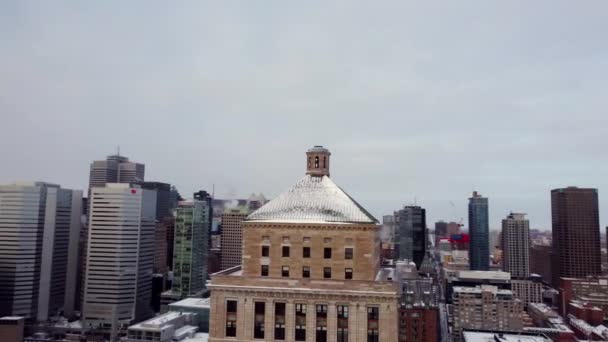 Roll Drone Výstřel Centru Montrealu Během Zimy — Stock video
