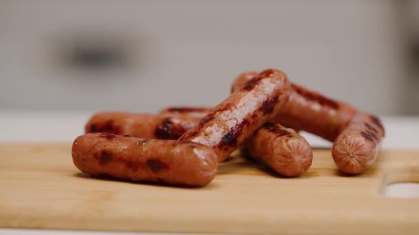 Perfectly Grilled Breakfast Sausage Drift Cutting Board Slow Motion — Stock Video