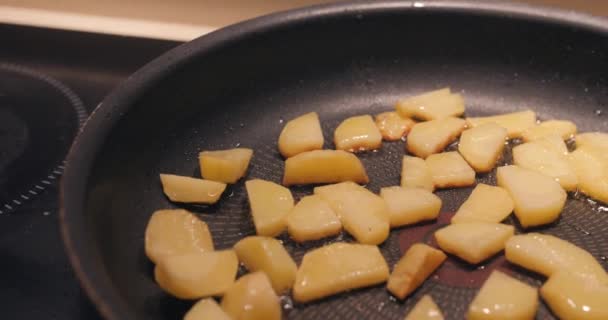 Cooking Fried Potatoes Frying Pan Close Slider Shot — Video