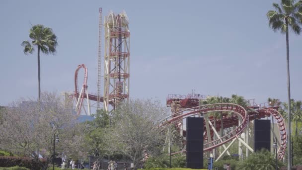 Epic Shot Ride Multiple Roller Coasters Twisting Turning Steel Track — ストック動画