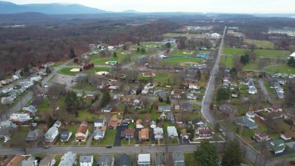 Drone Aerial View Saugerties Usa Residential Neighborhood Homes Streets Fall — Video
