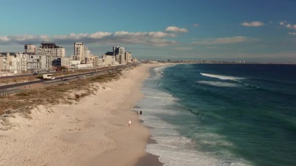 南アフリカ共和国ケープタウンの風景ブルーバーグビーチ夏の間 空中ドローン撮影 — ストック動画